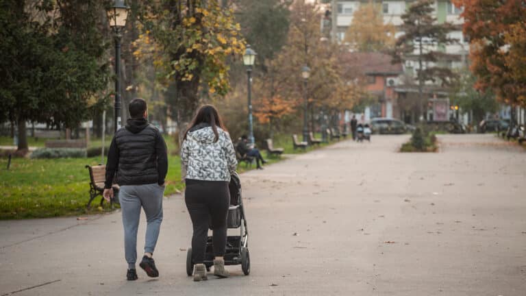 Рождаемость в Казахстане продолжает падать