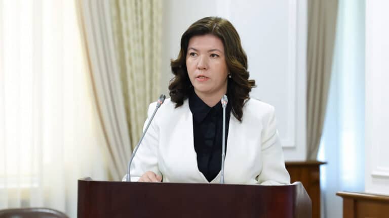 Сулейменова рассказала, как теперь можно праздновать выпускные в школах Казахстана