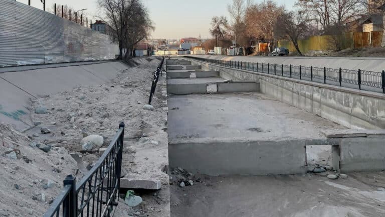 Куда увезли гранит с набережной Большой Алматинки