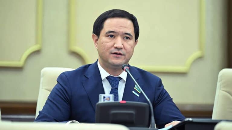 «Недополучаем миллиарды»: депутат предложил реформу транзитной системы Казахстана