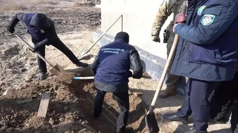 Сарсемалиев сознался, как прятал тела: новые детали убийства семьи под Атырау