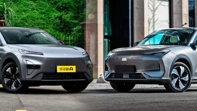 В Сети спорят, на что лучше пересесть с ДВС – Geely EX5 или Deepal S05