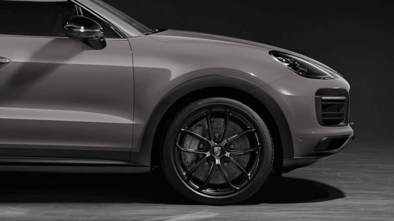 Водитель Porsche Cayenne насмерть сбил школьницу в Петропавловске