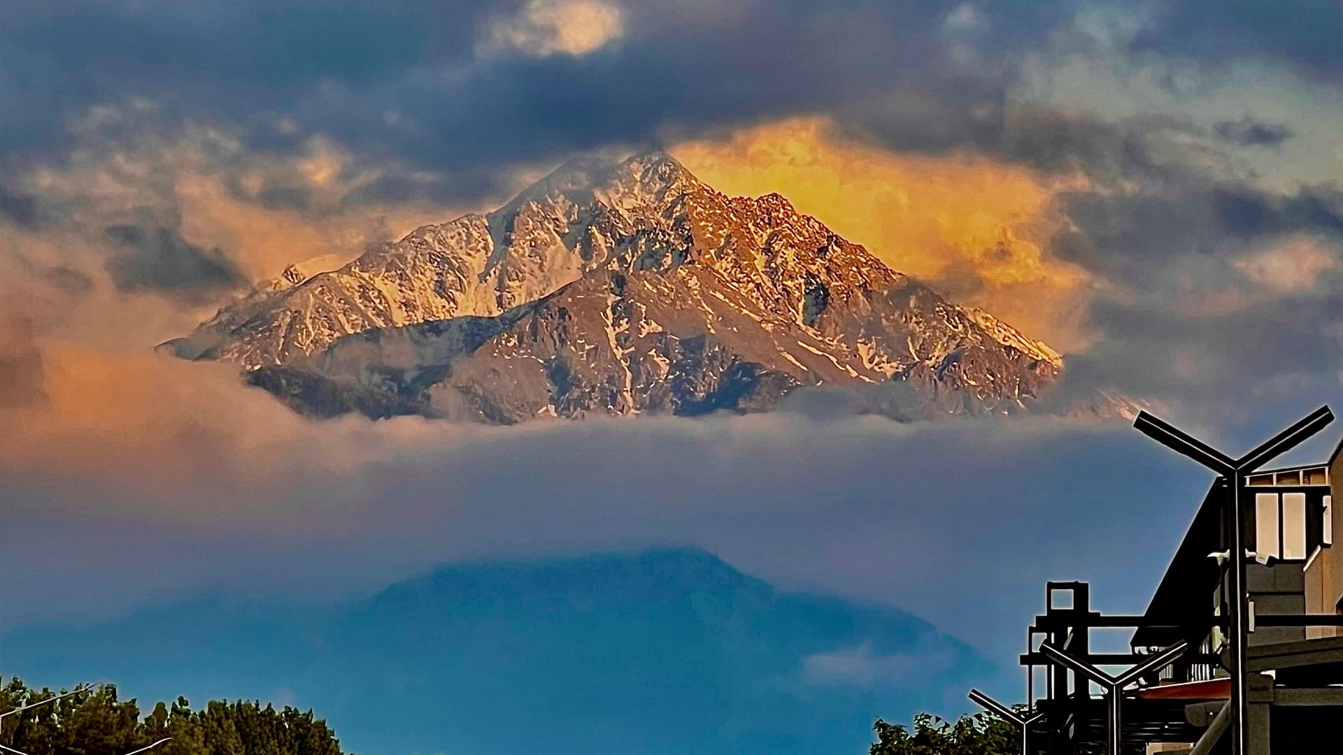 Fairytale photo of Big Almaty Peak goes viral