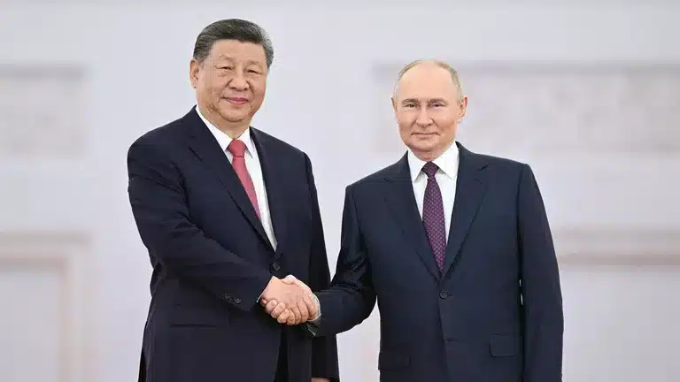 Трамптың сапарынан кейін: Путин мен Си Цзиньпин Бейжіңде бас қосады