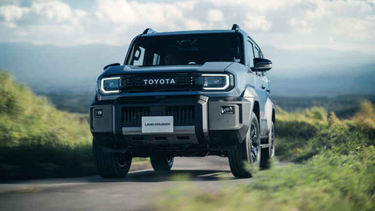 Toyota Land Cruiser FJ стартовал в Японии: сколько стоит новинка
