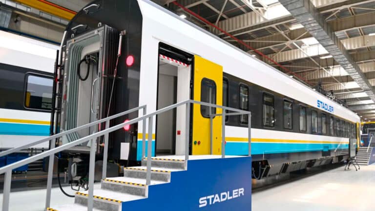 Запуск поездов Stadler в Казахстане отложили из-за проблем с безопасностью пассажиров