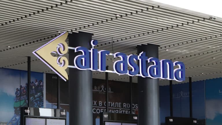 Топ-менеджеры Air Astana получили 2,8 млрд тенге всего за три месяца