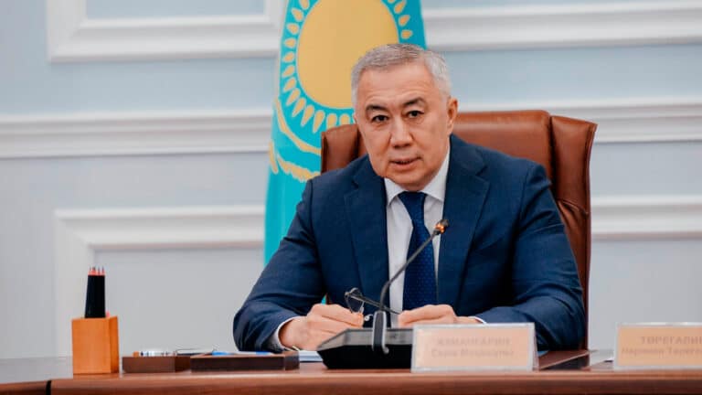 Кусаинов обвинил Жумангарина в манипуляции статистикой доходов