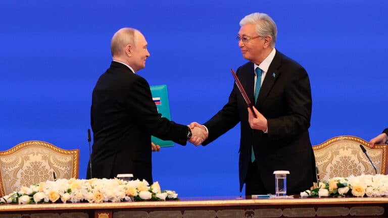 Токаев поблагодарил Путина за поддержку строительства АЭС 