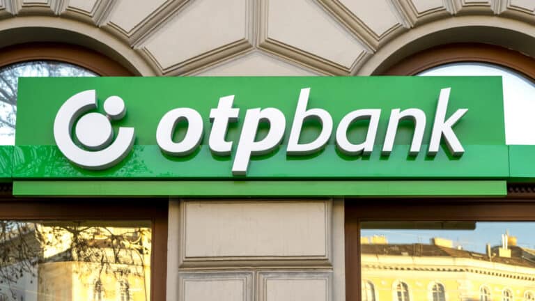 Венгры могут отказаться от покупки банка в Казахстане – эксперт 