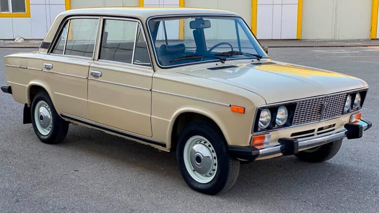 Культовая «шестерка» ВАЗ-2106 отмечает 50 лет со старта производства