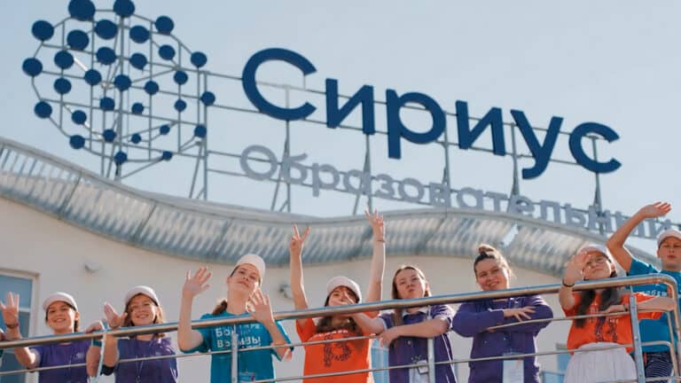 Токаев и Путин заложили капсулу совместной школы и посадили дуб в Астане