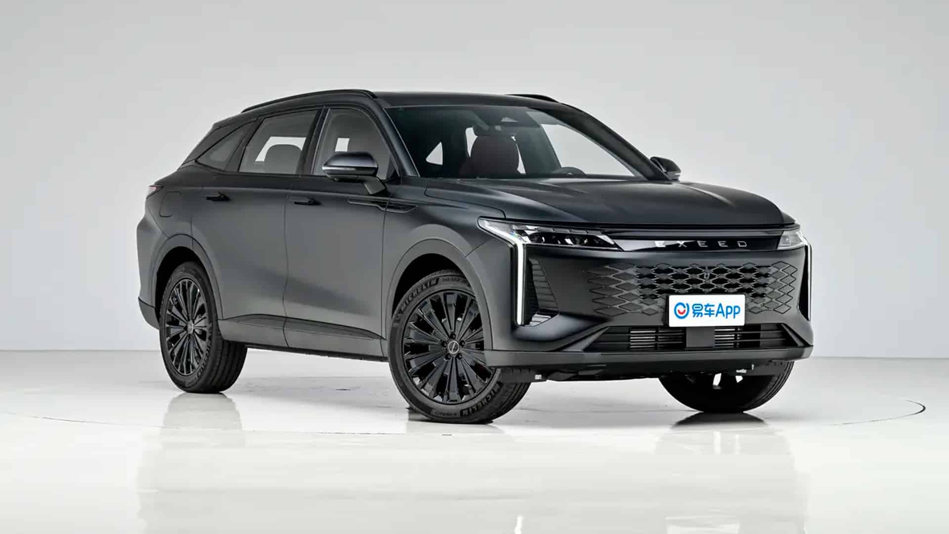 Omoda C9