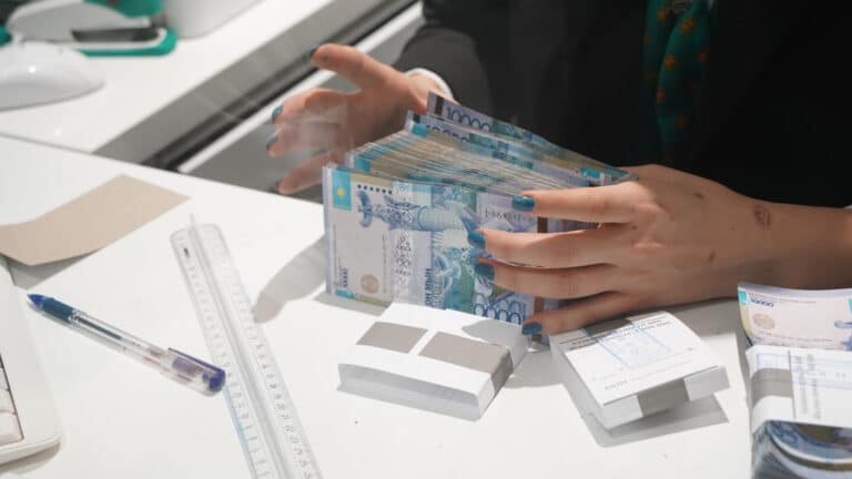 15 миллионов тенге получили рабочие области Абай после проверки прокуратуры