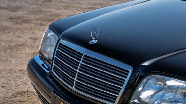 Соцкорпорация Кызылординской области продала два Mercedes S500 за цену одного ремонта