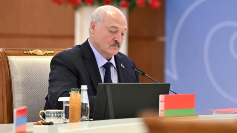 Лукашенко: ЖИ жаппай қырып-жоятын қару болмауы керек