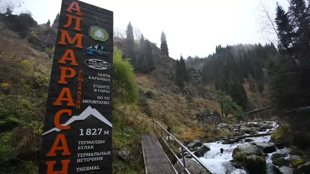 В горах Алматы подросток упал с обрыва