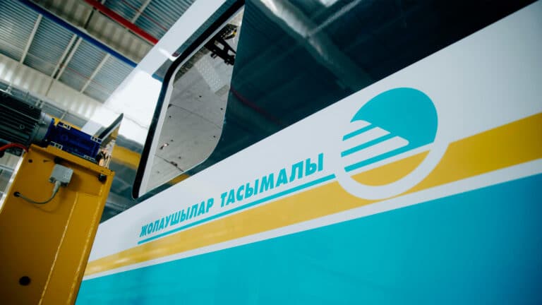 Более 50 вагонов Stadler для КТЖ не могут выйти на линии из-за дефектов