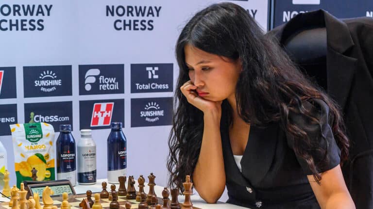 Бибисара Асаубаева выиграла первый «армагеддон» на Norway Chess-2026