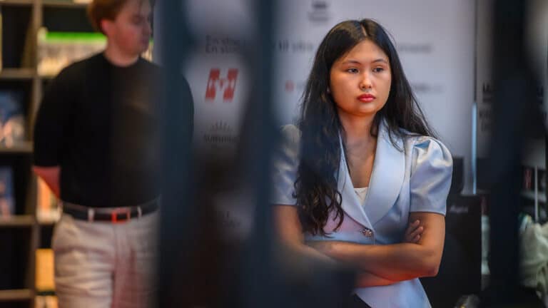 Бибисара Асаубаева на турнире в Осло поставила мат чемпионке мира