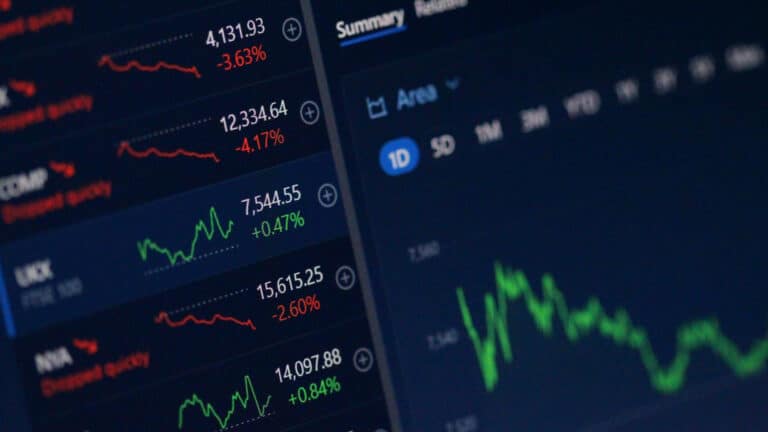 Oninvest запустил трекинг сделок Баффета и еще 18 известных инвесторов