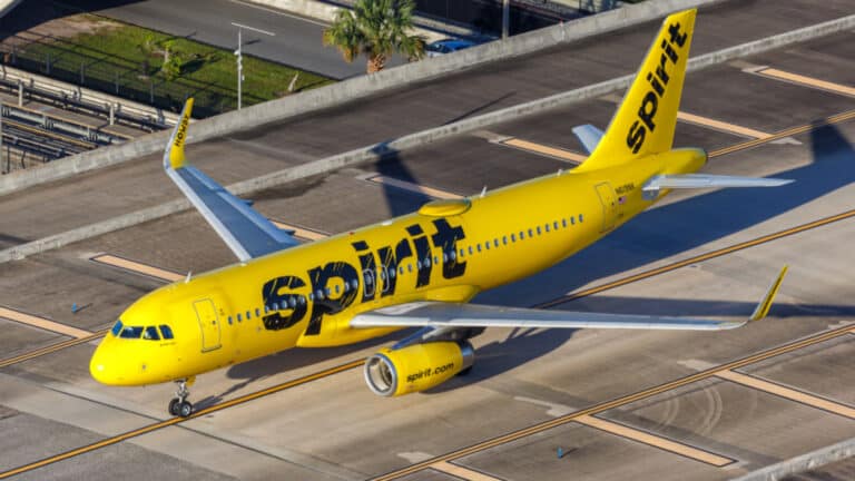 Отын бағасы мен соғыс зардабы: Spirit Airlines банкротқа ұшырады