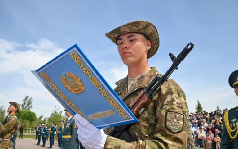 Более четырех тысяч военнослужащих приняли присягу в Казахстане