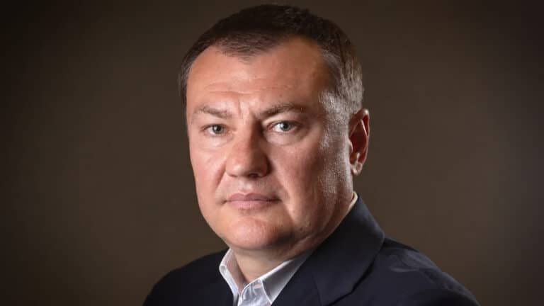 Экс-офицер ФСБ рассказал о побеге в Казахстан в туше мертвой коровы