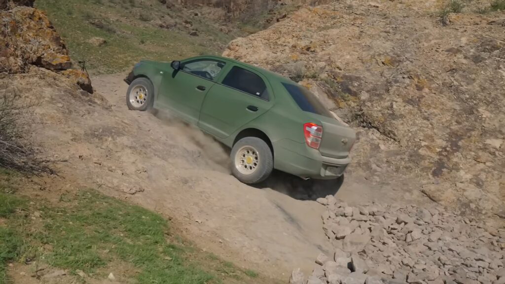 Chevrolet Cobalt тау-тасты бағындырды: сынақ қалай өтті