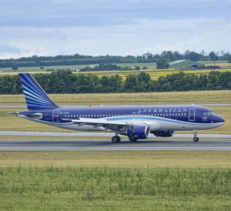 Шымкент-Баку: ҚМГ-Аэро AZAL жаңа рейстерінің ұшақтарына жанармай құяды