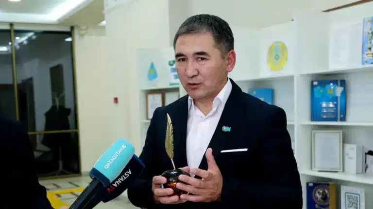 Есболат Айдабосынның «Бүкір» романы Mecenat әдеби сыйлығының жеңімпазы атанды