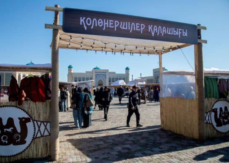 Таразда халықаралық қолөнершілер фестивалі өтті