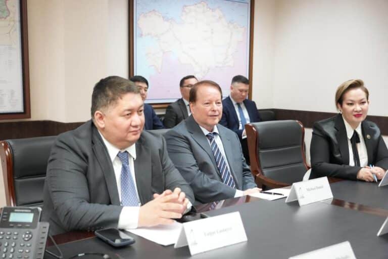 Қазақстан мен АҚШ Астанада авиациялық университет ашуды талқылады