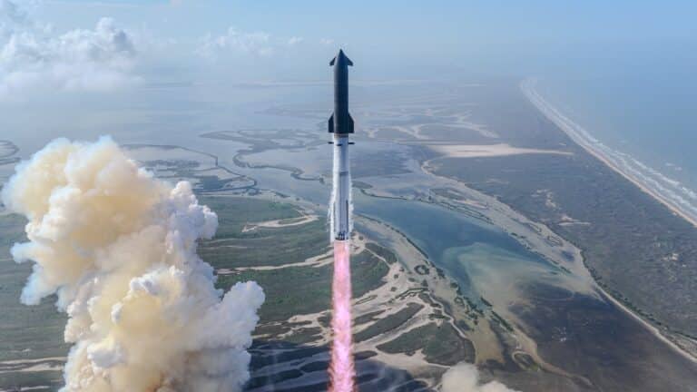 SpaceX успешно испытала гигантскую ракету Starship V3