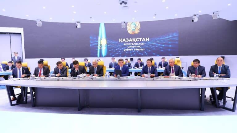 Бектенов поручил усилить защиту инвесторов и убрать барьеры