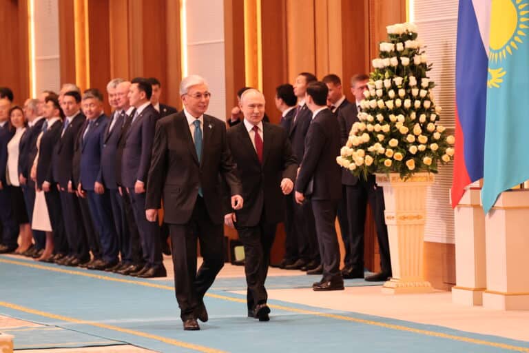 Қасым-Жомарт Тоқаев Путинды Тәуелсіздік сарайында қарсы алды