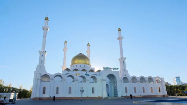 Риск сибирской язвы: алматинцев предупредили о санитарных нормах в дни Курбан айта