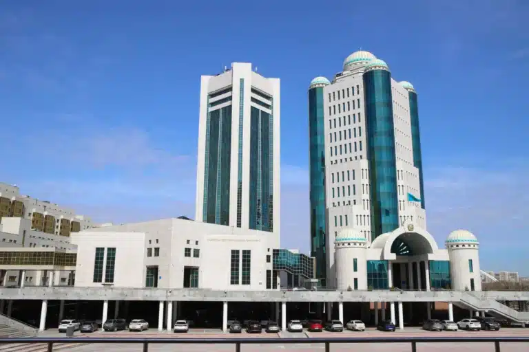 Парламент «Құрылтай» болып өзгереді –  Конституциялық заң қабылданды