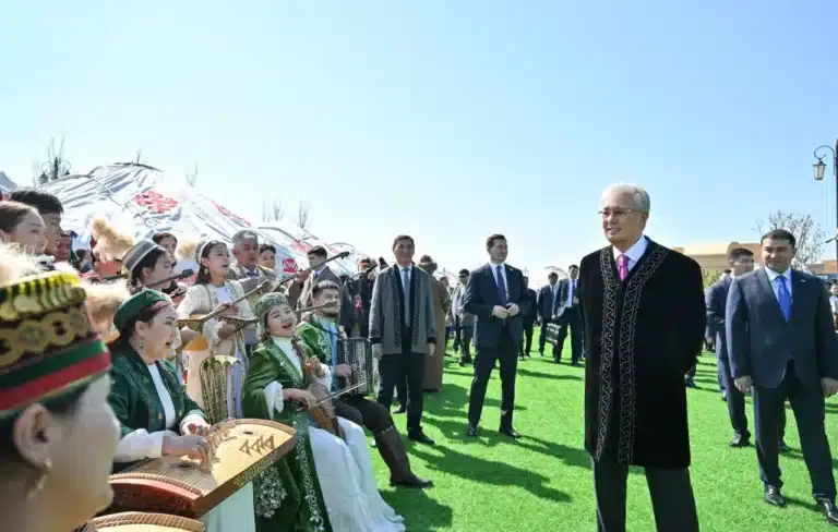 Свыше 86% казахстанцев доверяют Президенту — соцопрос