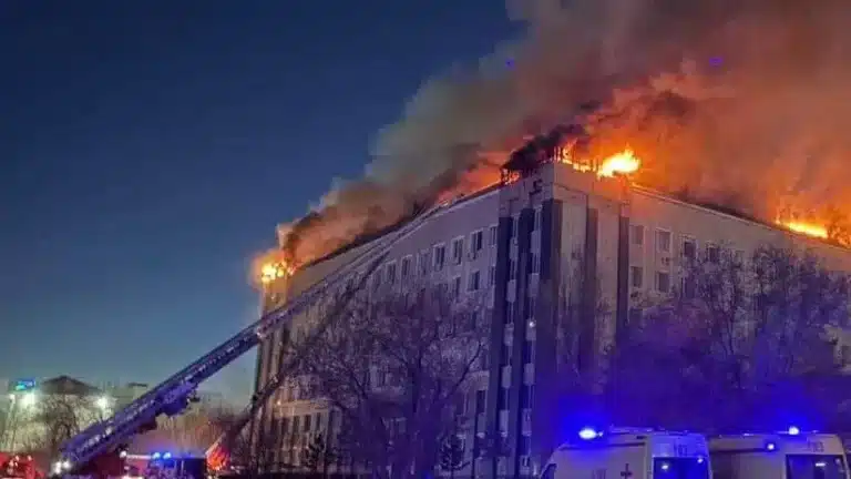 Стали известны подробности пожара в акимате Актобе