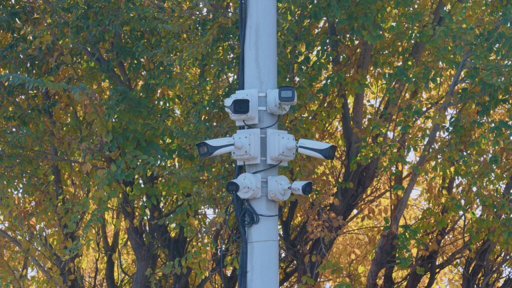 Городские камеры: можно ли их взломать и кто на самом деле видит данные
