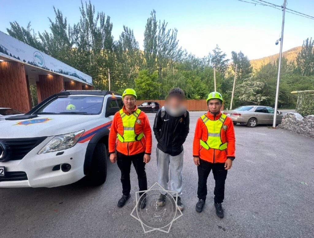 В горах Алматы спасли подростка с горной болезнью