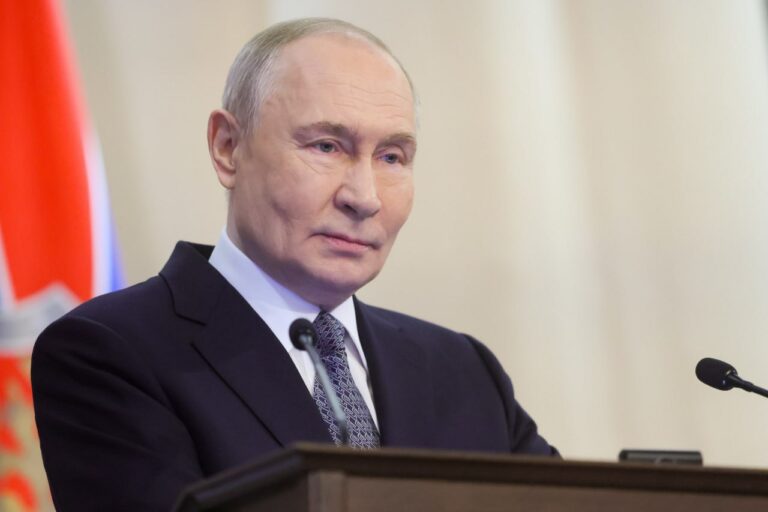 В России с большим уважением относятся к сильному и процветающему Казахстану – Путин
