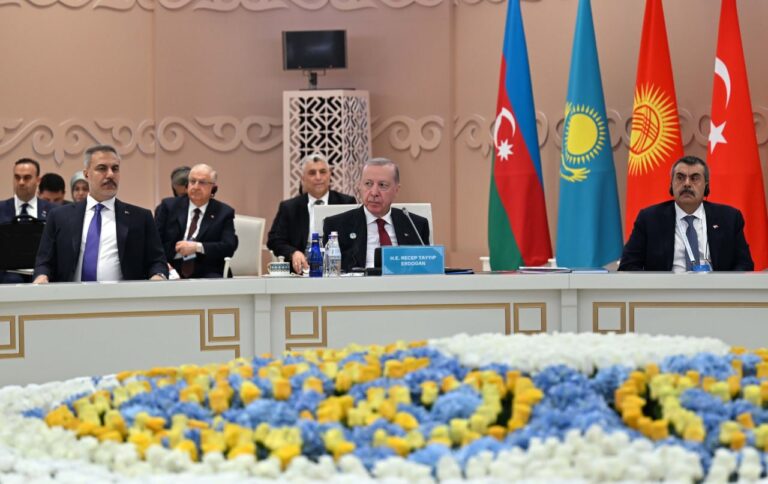 Ердоған 34 әріпке негізделген түркі әліпбиін қолдану туралы айтты