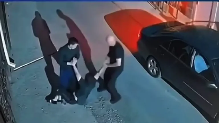 Шымкентте жас жігітті күштеп әскерге жібермек болған видео тарады