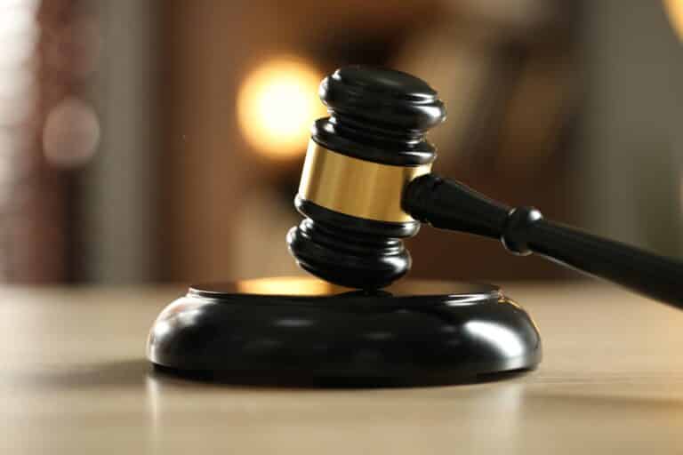 Бухгалтера и информатика осудили за хищение 90 млн тенге в Петропавловске