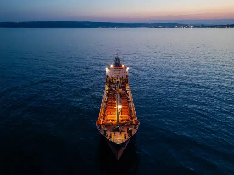США обстреляли два нефтяных танкера у берегов Ирана