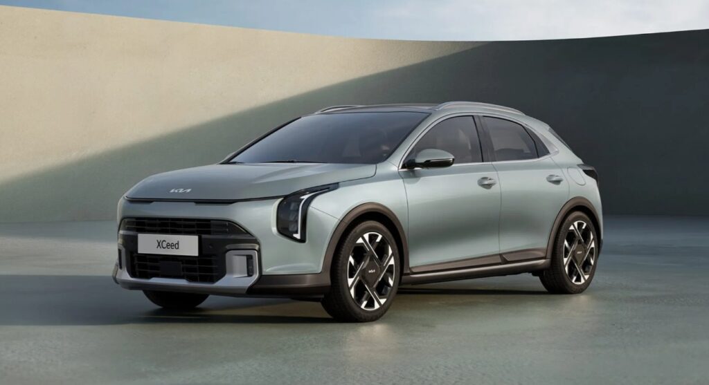Новый Kia XCeed 2026 стал «электричнее» и получил двойной экран