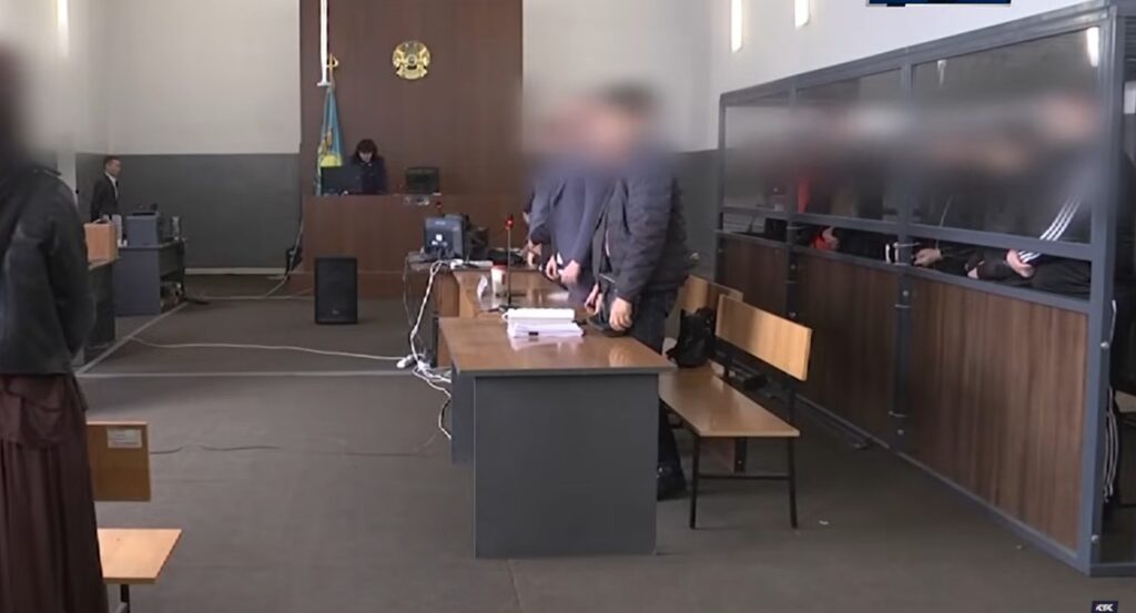 10 членов ОПГ рэкетиров осудили в Караганде за вымогательства у шахтеров